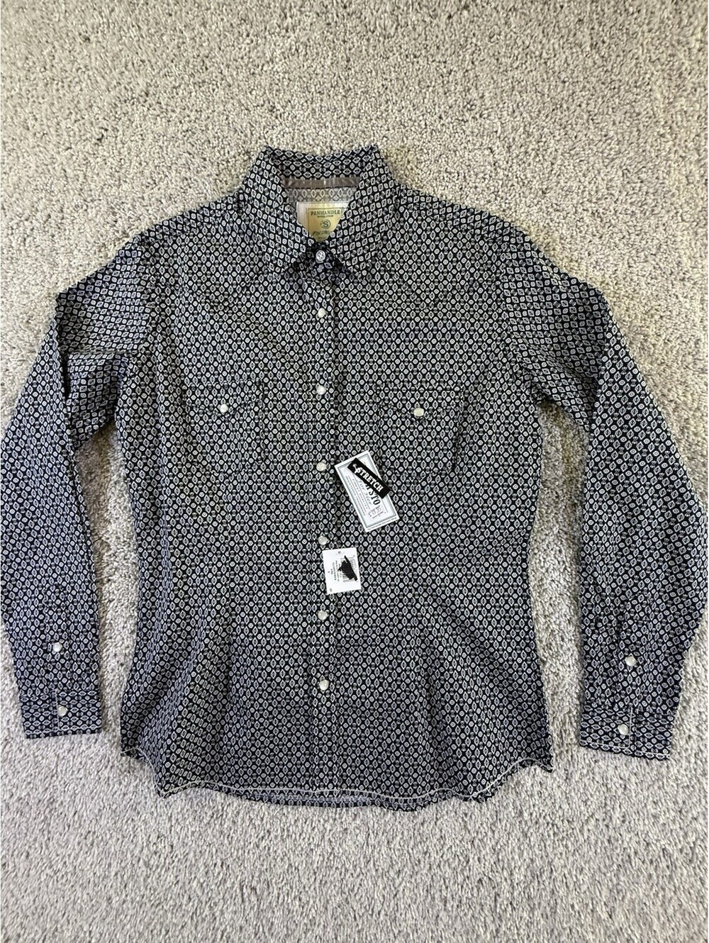 NWT Panhandle Rough Stock Women’s Button Down Size Small Black and White